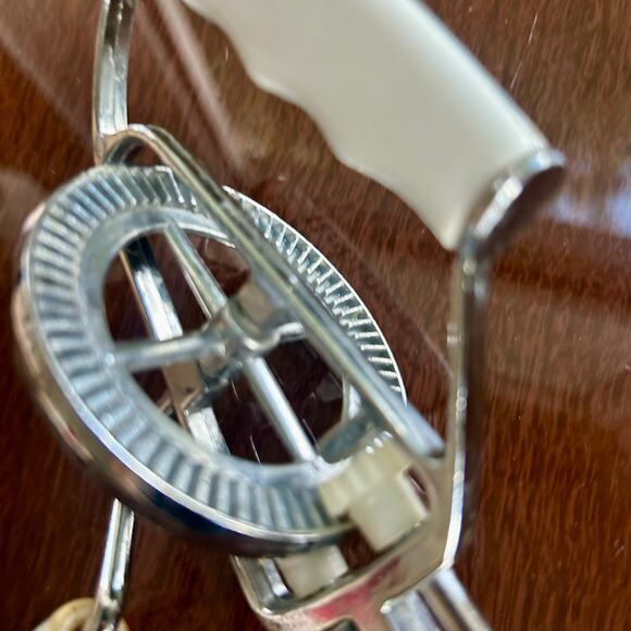 Vintage Robinson Kitchen Stainless Egg Beater Manual Hand MIxer - Picture 5 of 8